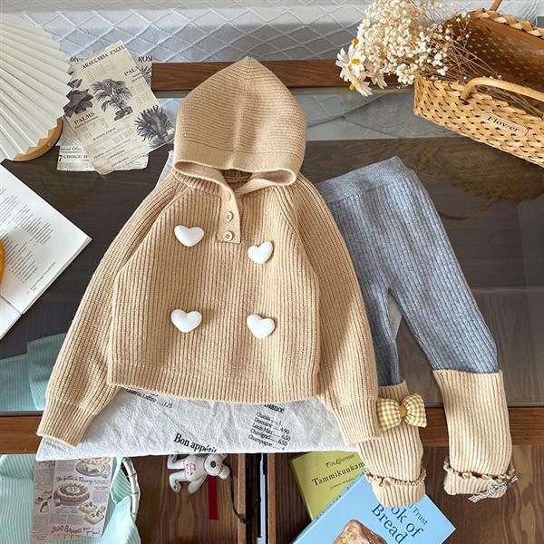 ست بافت کلاهدار خردلی طرح قلب برجسته با لگ طوسی پایین کشمیر کد 21146